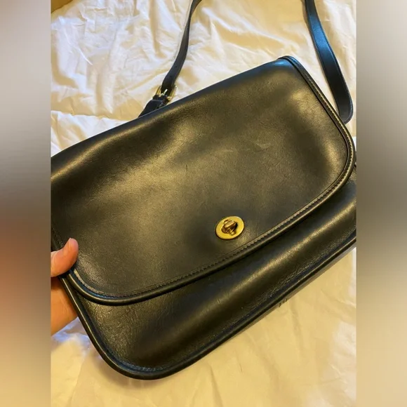 Coach Black Leather Bag with Gold Zipper - Picture 2 of 4